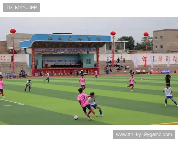 “青少年足球技能大赛掀起新高潮，创新赛事形式”，青少年足球锦标赛