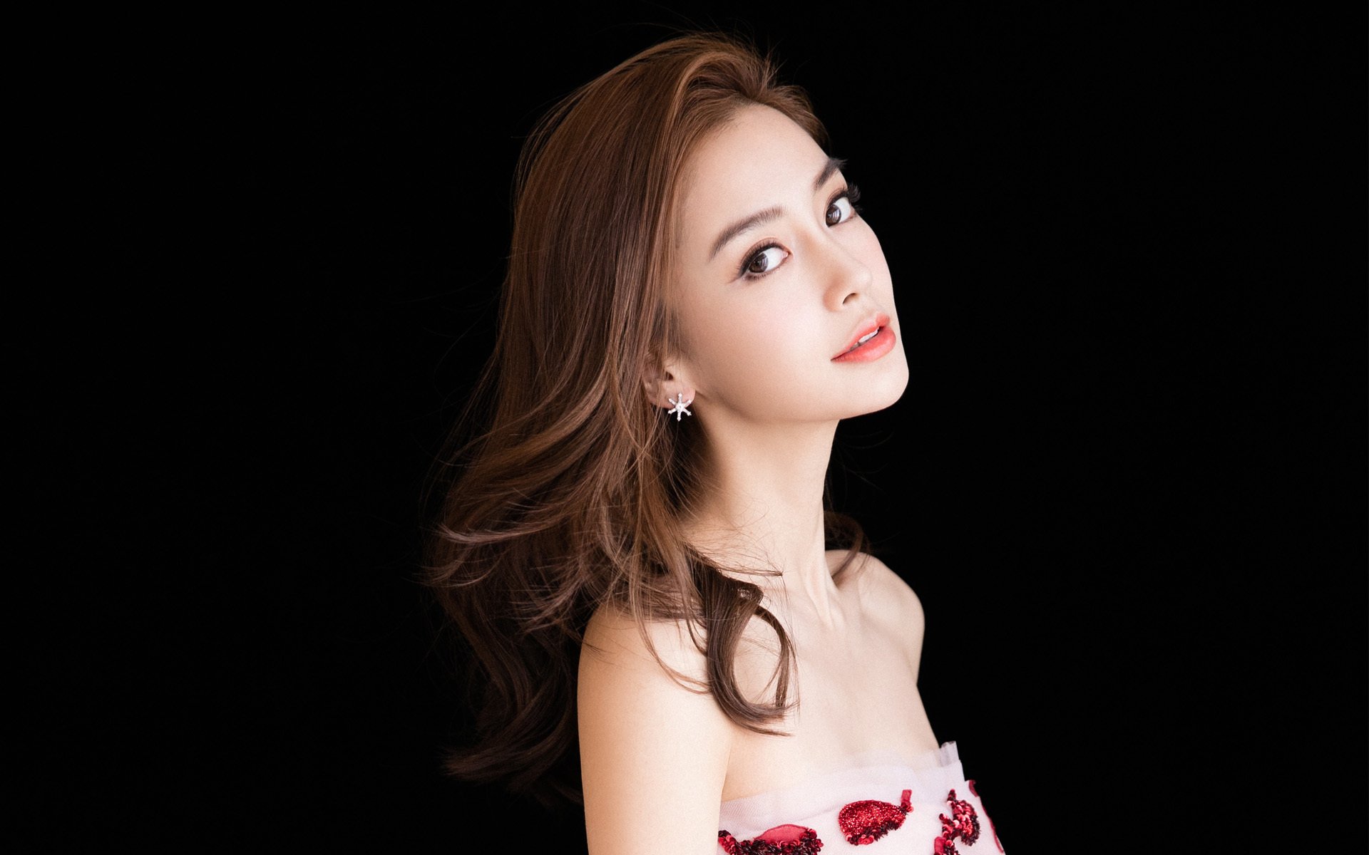 中国篮球举办村级联赛挖掘民间篮球人才，民间篮球队