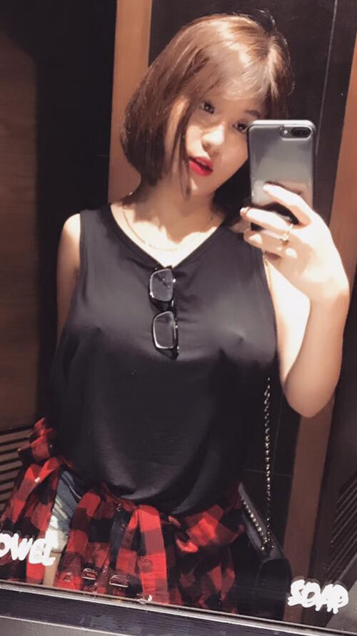 大学篮球联盟打造明星球员形象吸引青年粉丝,大学篮球巨星v1.0完整汉化版